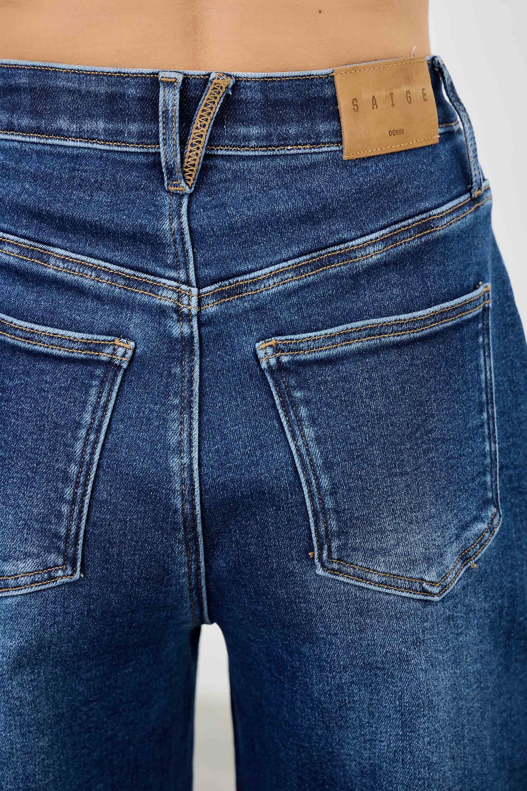 High-Rise Low Curve Barrel Jean